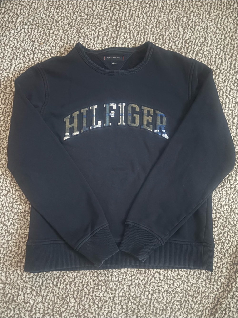 Tommy Hilfiger Navy Crewneck with plaid Logo